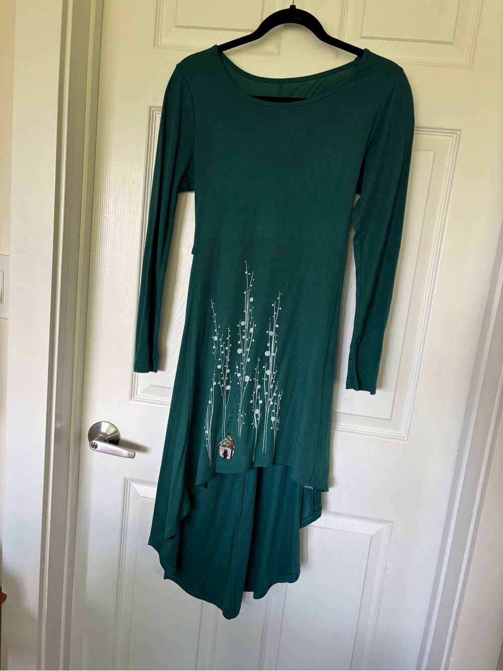 Green High-Low Long Sleeve Tunic with Painted Branch Detail